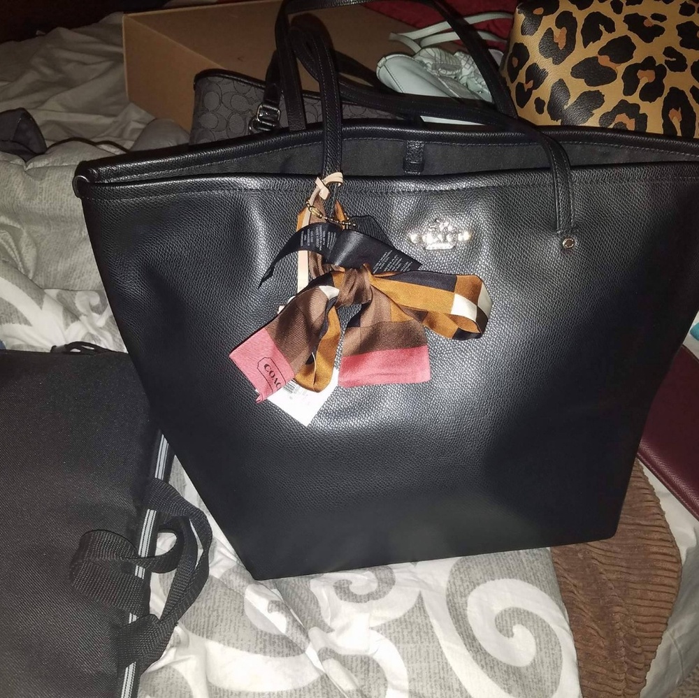 New tote w/ coach scarf nwt